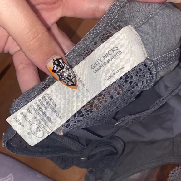 NWOT- GILLY HICKS UNLINED BRALETTE - SIZE SMALL - Picture 5 of 5